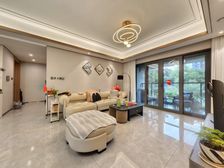 玉润金沙 房子户型方正,2梯2户,精装套三单卫,房龄新