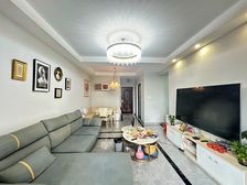 新上房源 装修好 车位充足 满五 有电梯 南北通透 商品房