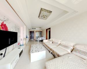 绿地468公馆一期 3室1厅 东北