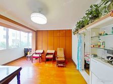 金杨新村五街坊 捡漏1房,中间楼层,看房方便。