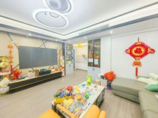 地铁一号线,豪华精装60万,四房三阳台户型,电梯小高层