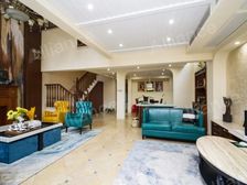 光谷精装别墅套内五百平,边户大花园,地上3层带地下室送车位,