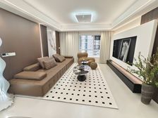 人民花园 三室一厅 精装修 182万 价格可谈