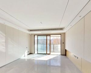 南北格局,通风好.楼层好,视野开阔,采光充足。