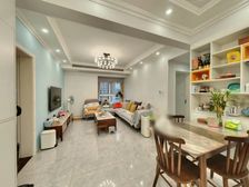 东汇家园 东2.5环套三,地铁口,交通方便,采光好