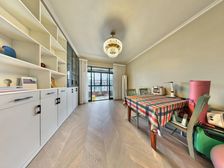 神仙树大院二期 中庭位置套二,朝南,两梯三户,保养好