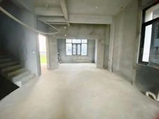 超低密度 中间楼层采光好 小区绿化高 满五 楼龄新 停车方便