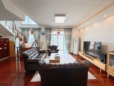 小区单号位置顶复 附赠南北露台 户型正气景观视野超赞 空间大