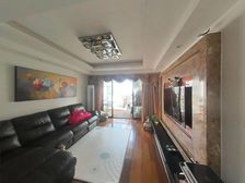 电梯高区10楼,满五 ,有固定车位,送30万婚房装修,可聊