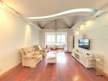 大露台,星空房,适合年轻人居住 全天采光 靠河景观房