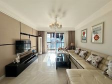 (新出)怡馨小区四房新装满五 ,钥匙房。