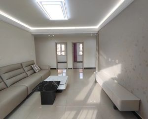 香榭丽都南区南北通透独立大餐厅带全新家具全天无遮挡老证
