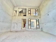 国贸次新双拼别墅 使用700平 花园150平 高品质小区