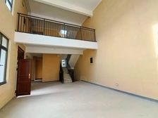 高端别墅 位置安静 边位花园大 南北通透 采光好