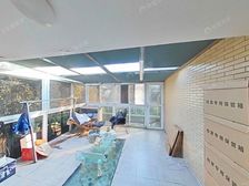 联排别墅 !!242平 地上三层地下一层 带院子 满五