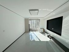 (今日新上)玫瑰园 精装三居 家具家电 全天采光 随时看房