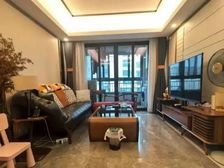 凤凰楼层,精装中空加地暖, 在旁,税费低方便看房 采光好