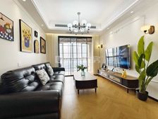 城中心位置 中间楼层 全新装修 拎包入住