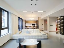 精装上叠 住家装修 大露台 房间多 中庭安静 看房价可谈