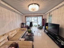 徐汇滨江板式南北通三房,总高7楼带电梯,中心位置,一梯两户。