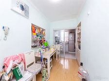 荷三小区 2室1厅1卫 精装修 185万元