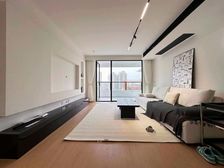 刚上门挂牌 南北通飞机三房 业主已买急出 空间佰萬 诚意卖!