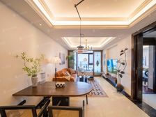 中环名品公馆 2室2厅2卫 豪华装修 658万元