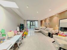 总监!精装高配,中央空调加地暖!板式南北通三房