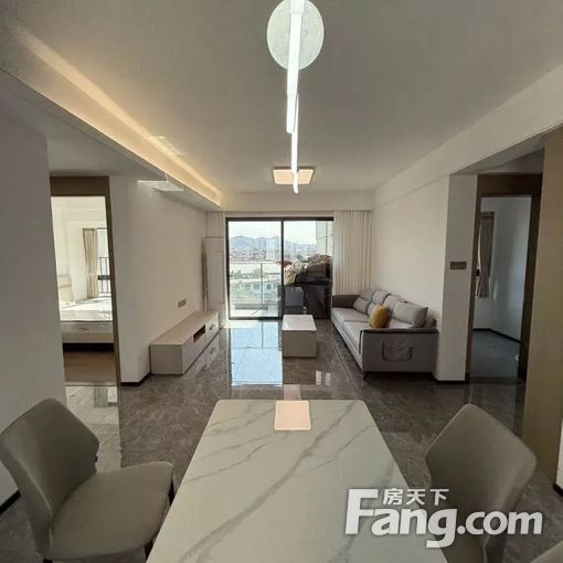 星河盛世锦城 豪装家电齐 4房2卫 阳光明媚 随时看