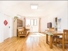 知春路北航附小旁 南向两居 不过马路到北航 非常方便