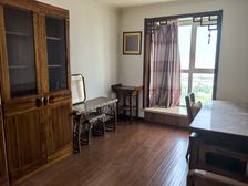 紧邻东风公园 精装修三室两厅两卫卫生间带窗户看房方便