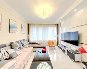 蓝光乐彩城二期 3室2厅 东南