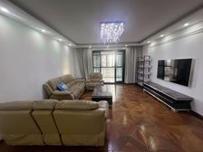 采光好 精装修 电梯中层 价格可以协商 业主因出国急售 钥匙