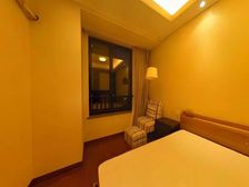 双卫大两房,中高楼层采光 ,品质小区,带产权车位