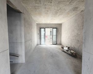 爱情长信印玥台 价格合理 出行方便 小区非常适合居住