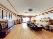 星图温泉公寓 带电梯 中间楼层 三室两卫 南北通透 精装修