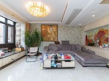 210万 联排精装 东渡海派青城 带大院子