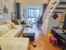 顶楼复试带电梯! 送大露台! 全明户型! 南北通透 !精装修