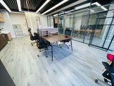 浑南奥体商圈 地铁口旁 精装带隔断家具 超低价出租