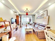 南龙潭现浇两房,精装修可拎包入住!业主诚心出售,价格可谈