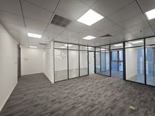 皇姑甲级写字间 精装120平 3组隔断 含票 地铁口旁