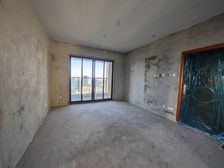 裕龙君悦 4室2厅2卫 毛坯 85.8万元 119平米