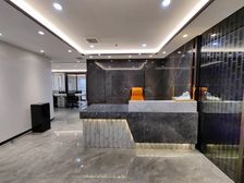 财富广场235平 市区精装 物业费低 地铁交通方便