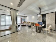 绿地GIC贰期 次新小区高楼层采光好,西南朝向精装