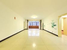 梨园地铁 板楼3层4居室 客厅双卧朝南 满五年V1 看房方便