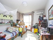 双卧朝南 东南北三面采光 高楼层 视野开阔无遮挡 安静位置