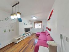 满五 大两房 出行方便 高楼层采光充足 南北通透 临地铁