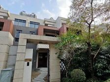 棕榈别墅,带地下室,中间位很安静急卖 来电有优惠