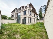 真是在售,业主处理国内资产,随时可看,清房,一天没住过!