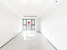 翡翠云璟 精装修三房 中间楼层 采光刺眼 户型方正